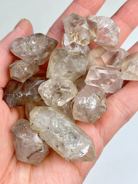 Double-terminated quartz