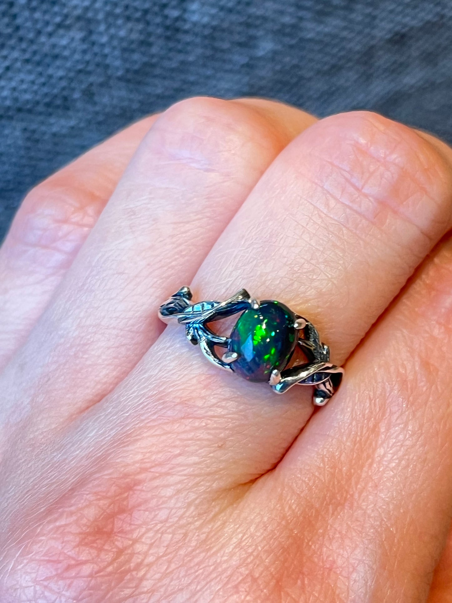 Ring med Opal,svart i 925 sterling sølv
