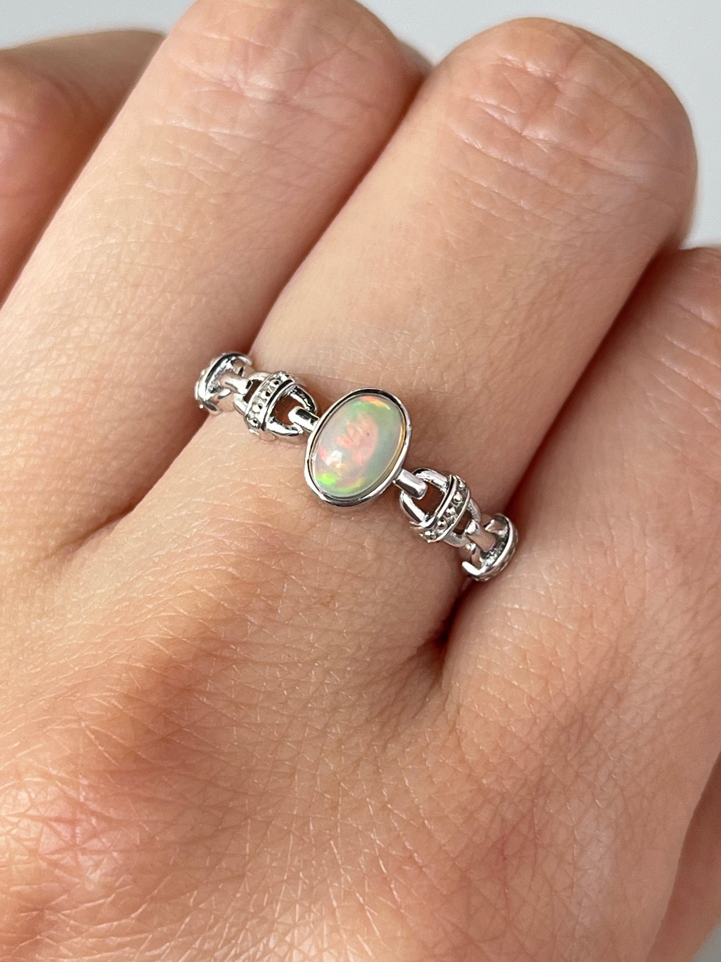 Ring med Opal i 925 sterling sølv