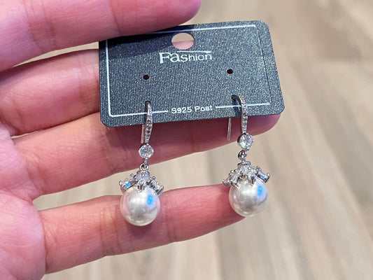 Drop earrings with pearls