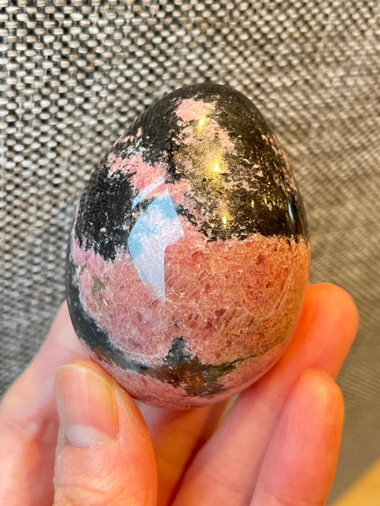 Rhodonitt Egg