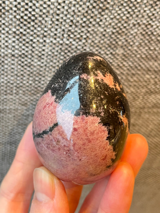 Rhodonitt Egg