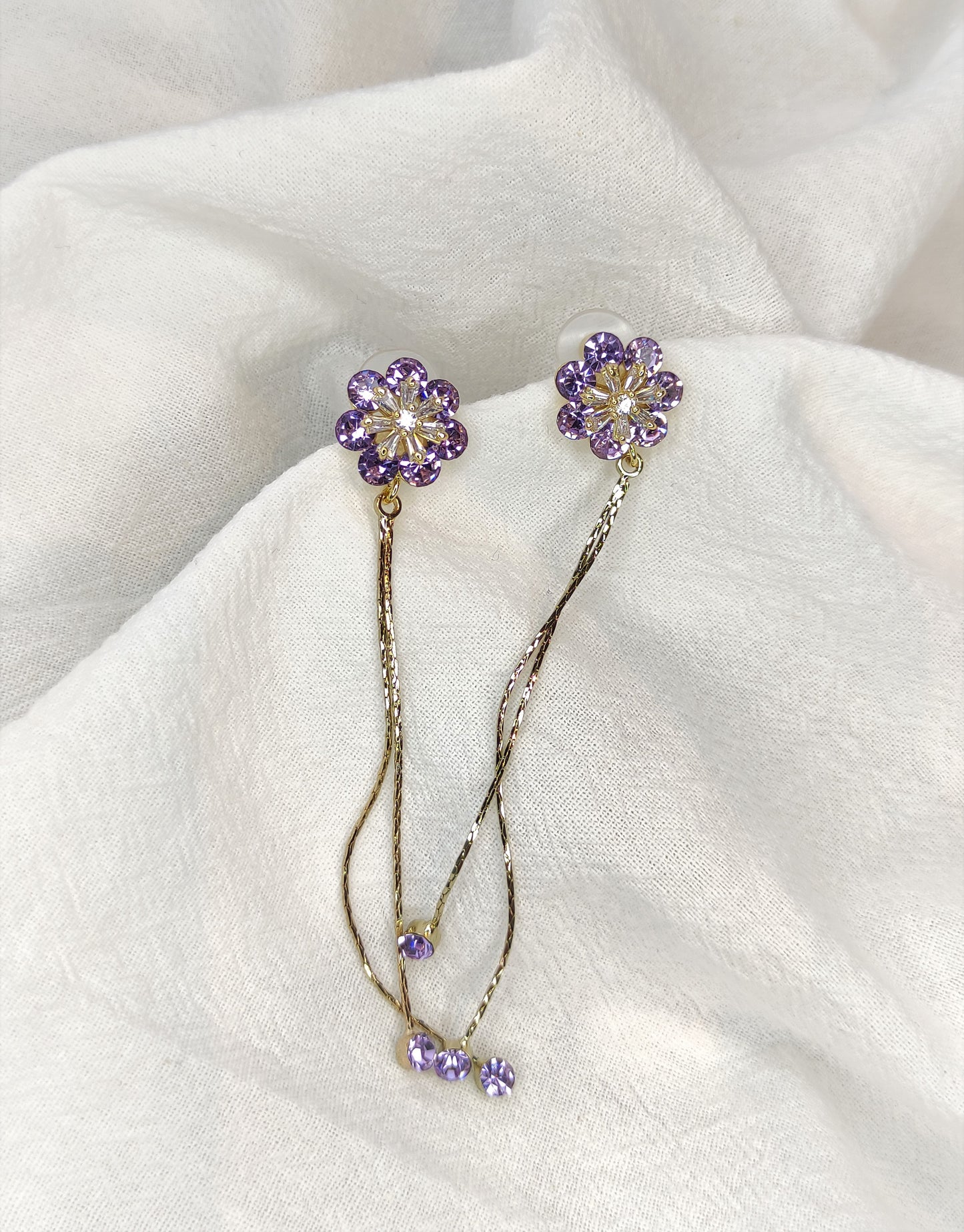 Dusk øredobber med blomster zirkoner