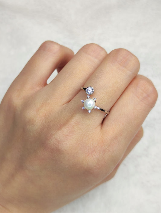Ring med perle og zirkonia