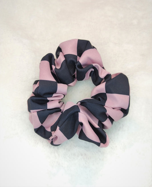 Lattice scrunchie- Rosa
