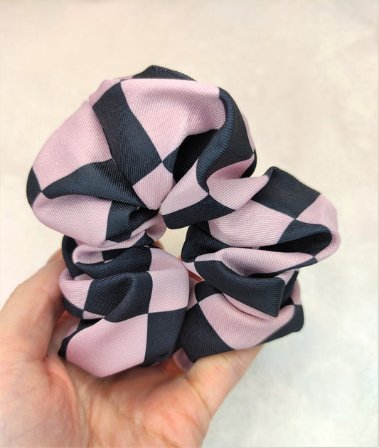 Lattice scrunchie- Rosa